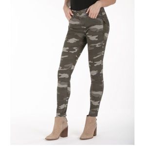 EUC Democracy “Ab” Solution Camo Jegging